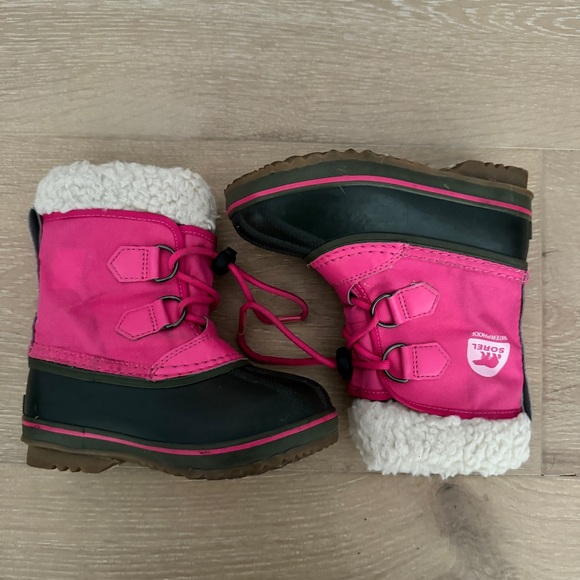 SOREL Kids' Yoot Pac Nylon Snow Boot in Pink and Black size 11 Little Kid - Picture 8 of 9
